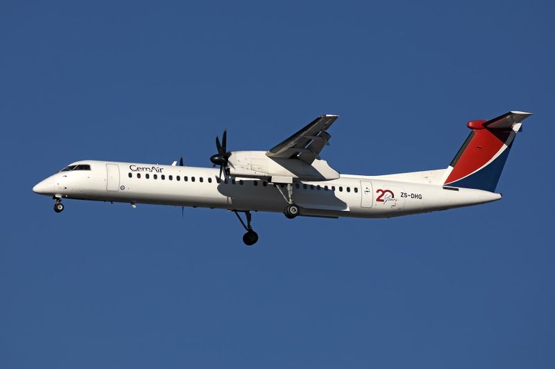 CEMAIR DASH 8 400 JNB RF 002A8499.jpg