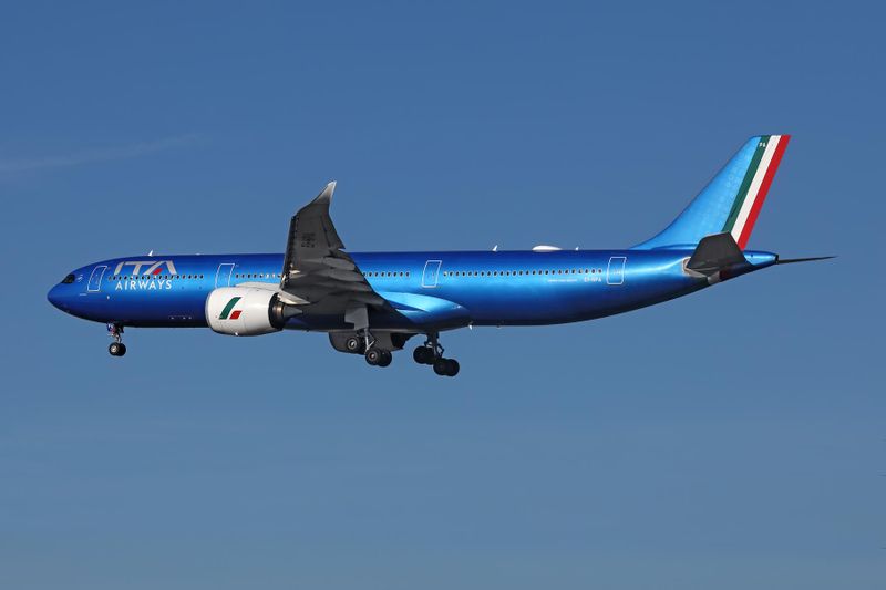 ITA AIRWAYS AIRBUS A330 900 NEO FCO RF 002A7185.jpg