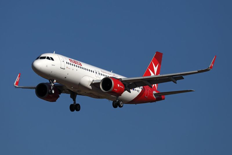 KM MALTA AIRBUS A320 NEO FCO RF 002A7238.jpg