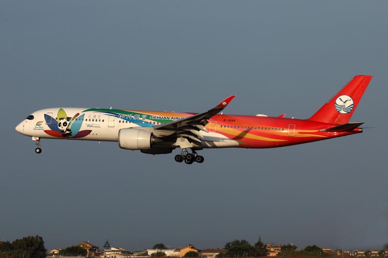 SICHUAN AIRLINES AIRBUS A350 900 FCO RF 002A7520.jpg