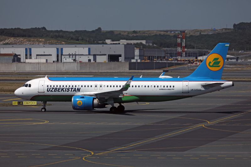UZBEKISTAN AIRBUS A320 NEO IST RF 002A7824.jpg