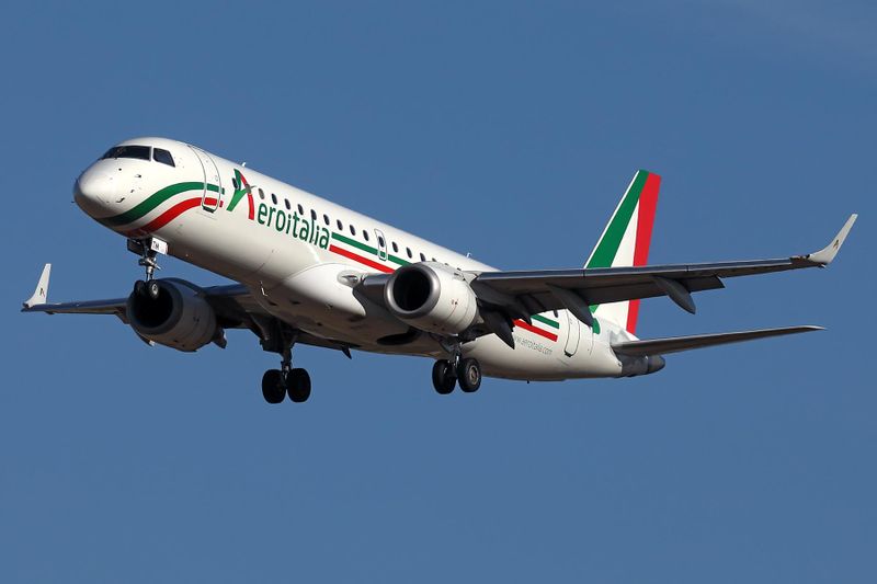 AEROITALIA EMBRAER 190 FCO RF 002A7212.jpg