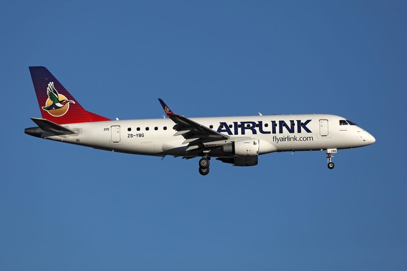 AIRLINK EMBRAER 175 JNB RF 002A8578.jpg