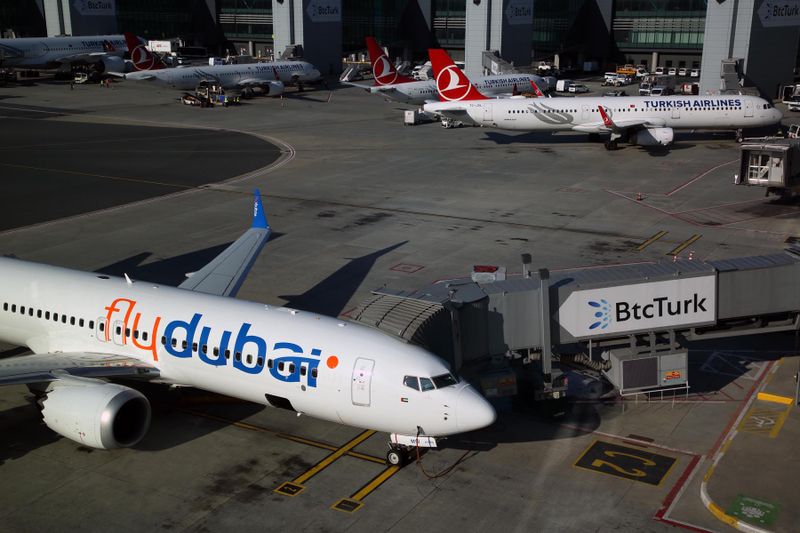 FLY DUBAI TURKISH AIRLINES AIRCRAFT IST RF 5K5A0774.jpg
