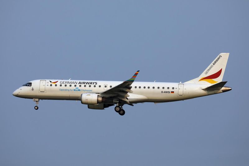 GERMAN AIRWAYS EMBRAER 190 AMS RF 002A8133.jpg