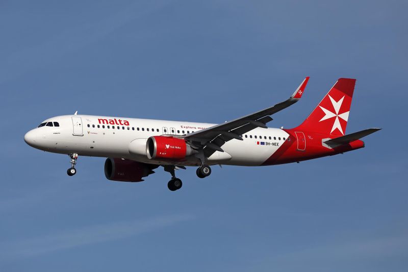 KM MALTA AIRBUS A320 NEO FCO RF 002A7615.jpg