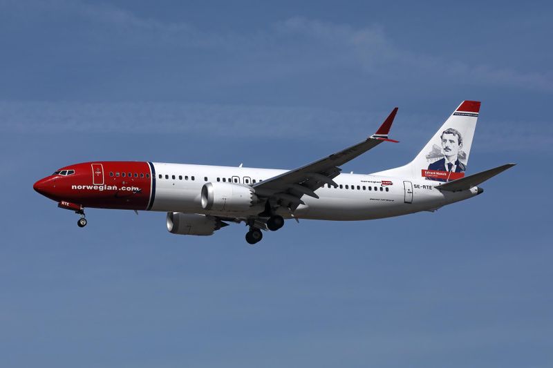 NORWEGIAN BOEING 737 MAX 8 FCO RF 002A7698.jpg