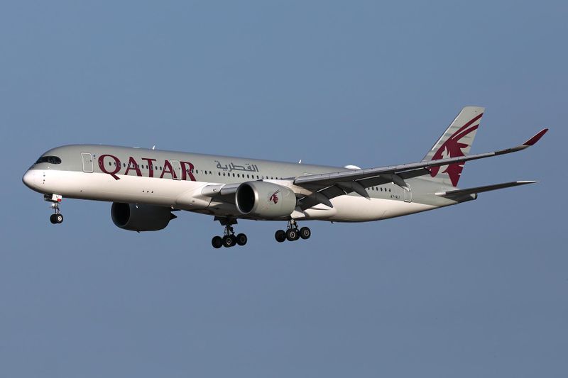 QATAR AIRBUS A350 900 FCO RF 002A7564.jpg
