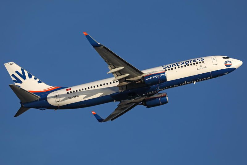 SUN EXPRESS BOEING 737 800 FCO RF 002A7468.jpg