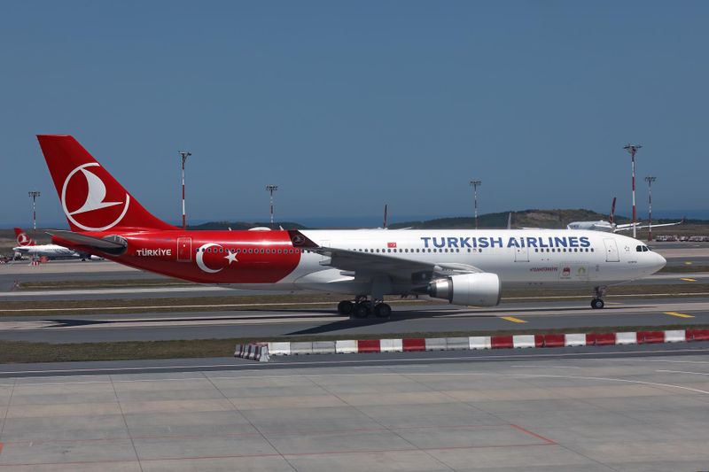 TURKISH AIRLINES AIRBUS A330 200 IST RF 002A7855.jpg