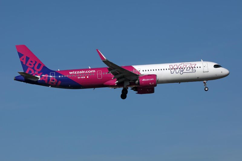 WIZZ ABU DHABI AIRBUS A321 NEO FCO RF 002A7420.jpg