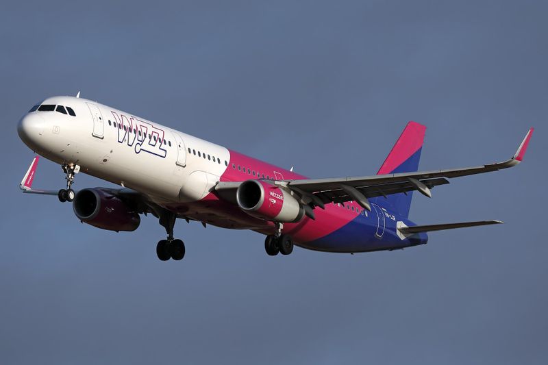 WIZZ AIRBUS A321 FCO RF 002A7106.jpg