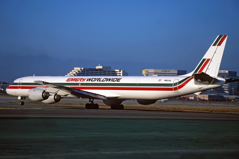 EMERY WORLDWIDE DC8 73F LAX F S 3734.jpg