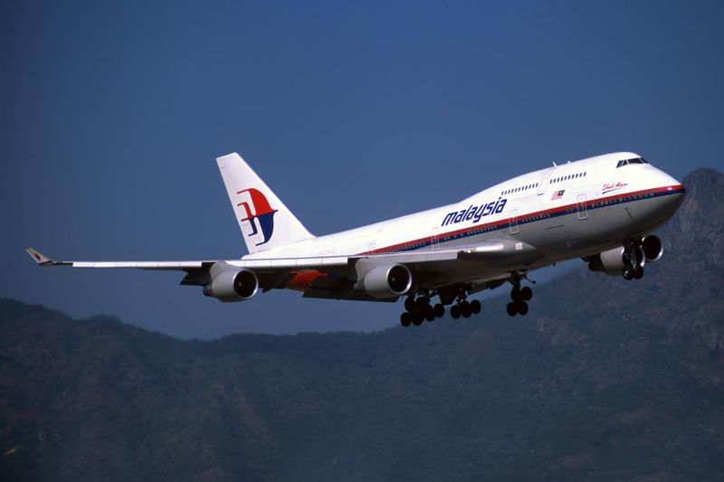 MALAYSIA BOEING 747 400 HKG RF F.jpg