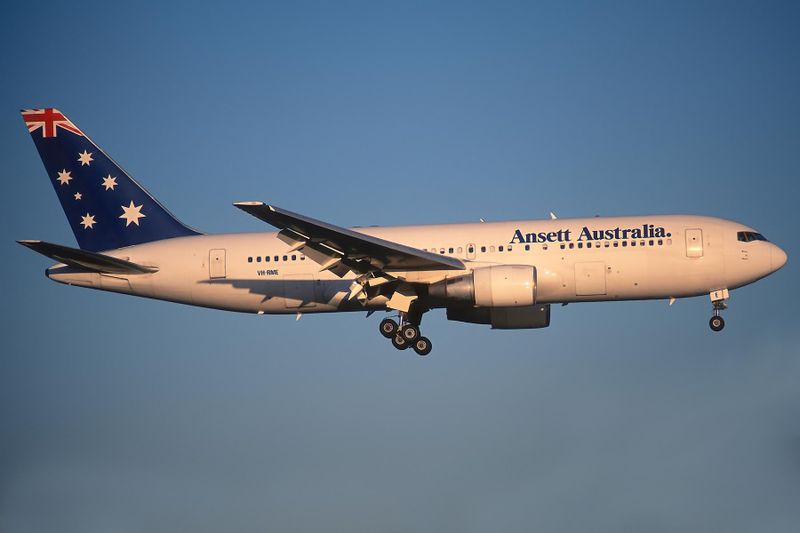ANSETT AUSTRALIA BOEING 767 200 SYD RF F.jpg
