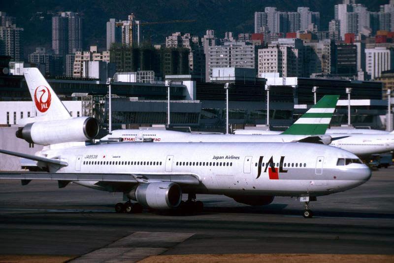 JAL JAPAN AIRLINES DC10 HKG RF K.jpg