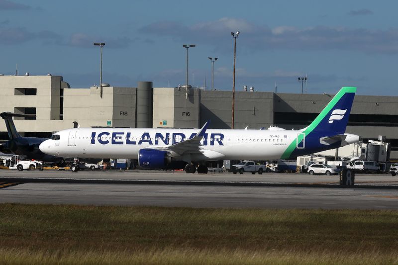 ICELANDAIR AIRBUS A321 NEO LR MIA RF 002A9856.jpg