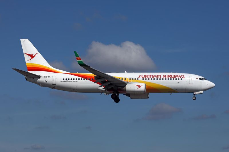 SURINAM AIRWAYS BOEING 737 800 MIA RF 002A8598.jpg