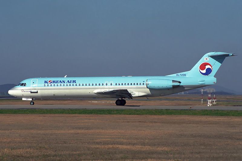 KOREAN AIR FOKKER 100 GMP RF 1438 25.jpg