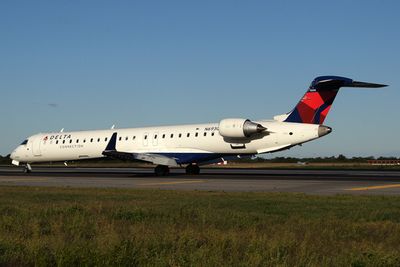 DELTA CONNECTION CANADAIR CRJ900 JFK RF IMG_2275.jpg