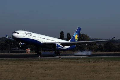 RWANDAIR AIRBUS A330 300 BRU RF 002A3903.jpg