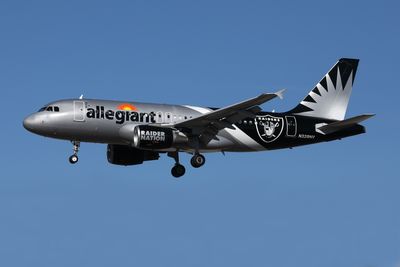ALLEGIANT AIRBUS A319 LAS RF 002A5772.jpg