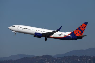 SUN COUNTRY BOEING 737 800 LAX RF 002A6139.jpg