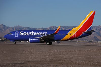 SOUTHWEST BOEING 737 700 LAS RF  002A5636.jpg