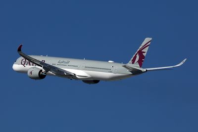 QATAR AIRBUS A350 1000 LAX RF 002A6009.jpg