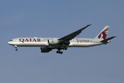 QATAR BOEING 777 300 BKK RF 002A7537.jpg