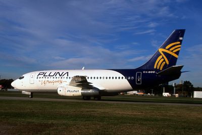 PLUNA URUQUAY BOEING 737 200 CX-BOO F 3321.jpg