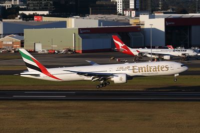 EMIRATES BOEING 777  300ER SYD RF 002A8690.jpg