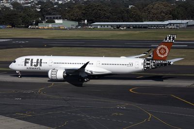 FIJI AIRWAYS AIRBUS A350 900 SYD RF 002A0090.jpg