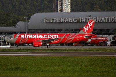 AIR ASIA AIRBUS A320 PEN RF 002A1276.jpg