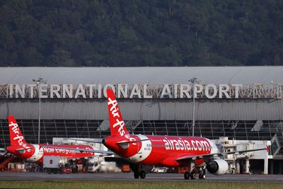 AIR ASIA AIRBUS A320s PEN RF 002A1430.jpg