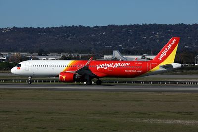 VIETJET AIRBUS A321 NEO PER RF002A2122.jpg