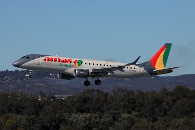 AMAS BOLIVIA EMBRAER 190 PER RF 002A2083.jpg
