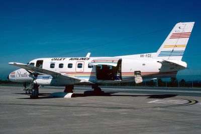 OXLEY AIRLINES EMBRAER 110 BNE RF K.jpg