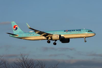 KOREAN AIR AIRBUS A321 NEO NRT RF 002A5318.jpg