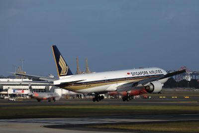 SINGAPORE AIRLINES BOEING 777 300ER SYD RF 002A3345.jpg