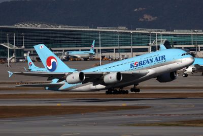 KOREAN AIR AIRBUS A380 ICN RF 002A3874.jpg