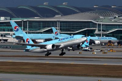 KOREAN AIR BOEING 777 200 ICN RF 002A3797.jpg