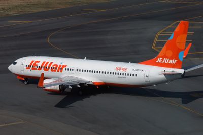 JEJU AIR BOEING 737 800 HKG RF 02A5932.jpg