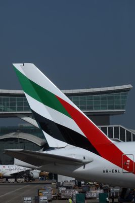 EMIRATES BOEING 777 300ER HKG RF 002A5483.jpg