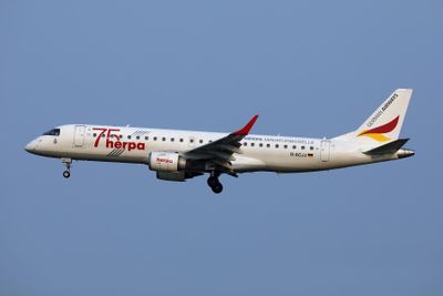 GERMAN AIRWAYS EMBRAER 190 AMS RF 002A8137.jpg
