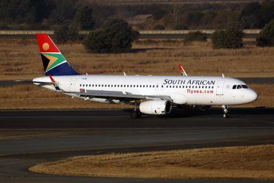SOUTH AFRICAN AIRBUS A320 JNB RF 002A8691.jpg