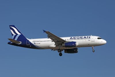 AEGEAN AIRBUS A320 ATH RF 002A8309.jpg