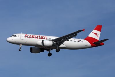 AUSTRIAN AIRBUS A320 FCO RF 002A7605.jpg