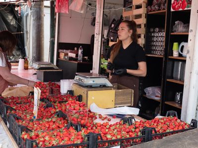 Strawberies at Piața Centrală