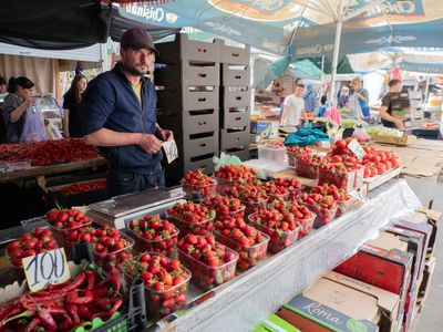Strawberies at Piața Centrală